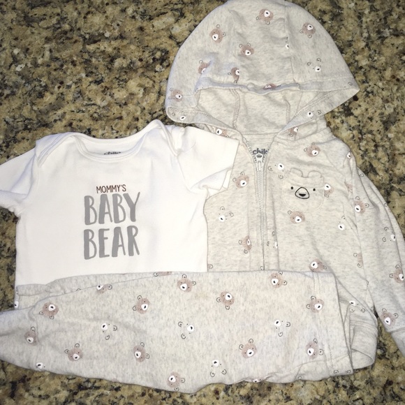Carter's Other - Super Cute Gender Neutral Baby Bear Outfit!
